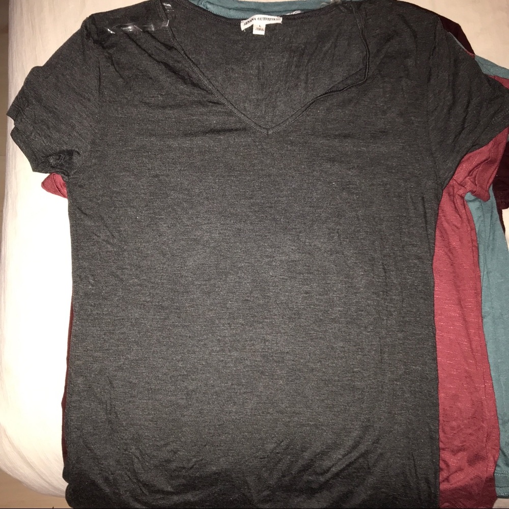 💚3/$20💚 Zenna Outfitters Gray Vneck soft tee L